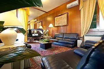 Hotel San Luca Cortona 4*,